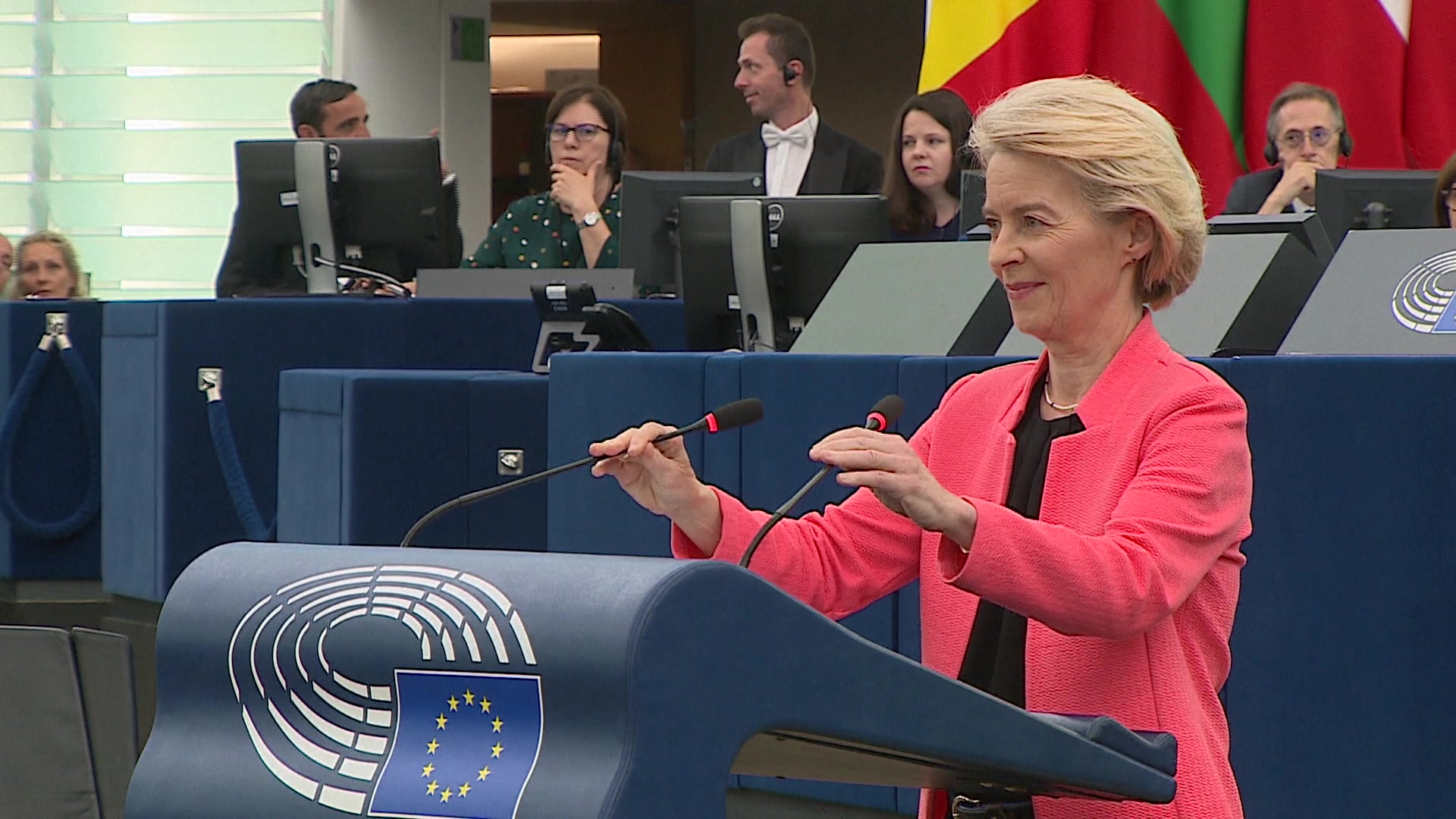 Motion of Censure on the Commission: extracts from the debate